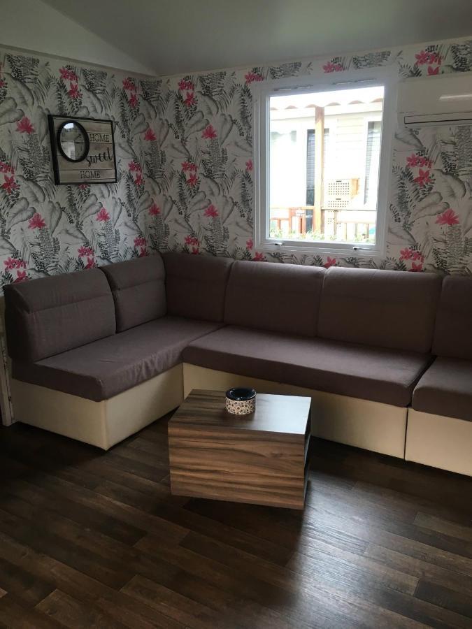 Frejus Tout Confort, Climatisation,Linge De Lit Et De Toilette, Coffre Fort, Ventilations Au Plafond Chambres Et Wifi Possible Exterior foto